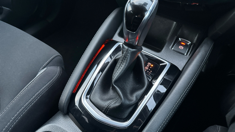 Nissan Qashqai 1.2 DiG-T N-Connecta 5dr Xtronic Petrol Hatchback